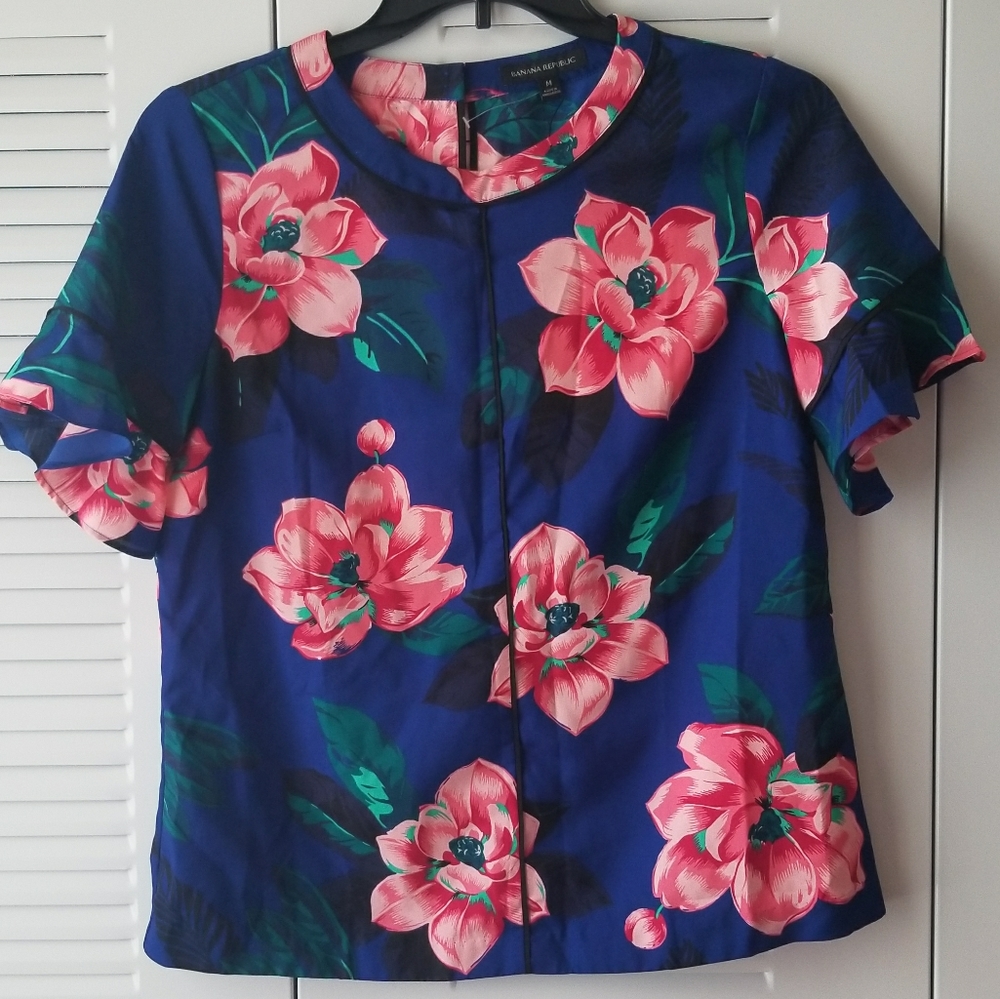 NWT BR Flowers Top